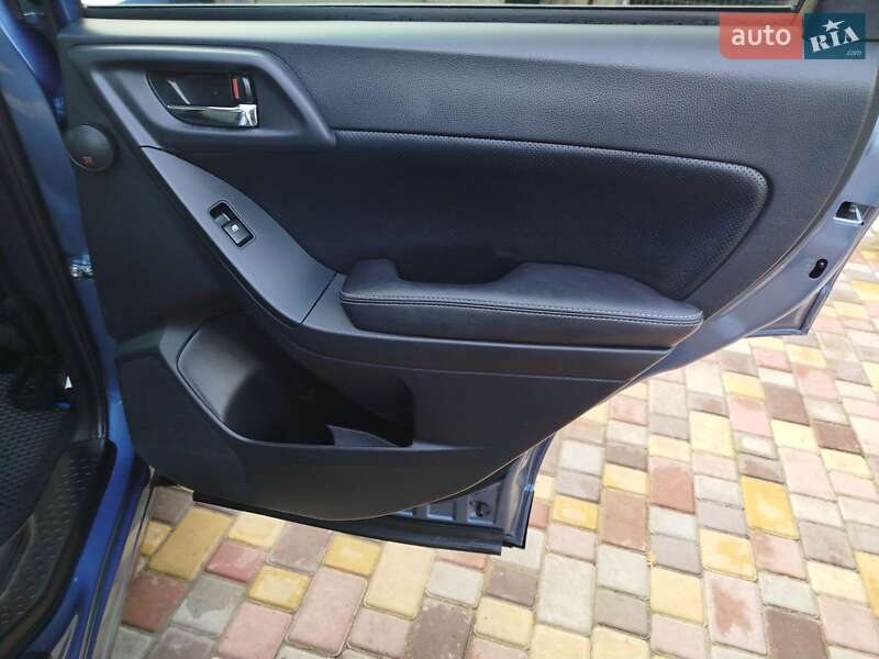 Позашляховик / Кросовер Subaru Forester 2015 в Ізюмі