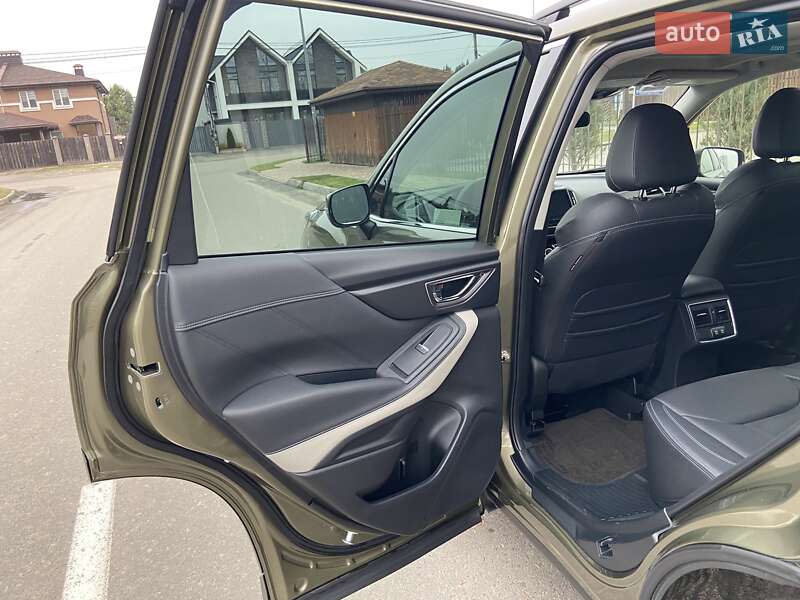 Внедорожник / Кроссовер Subaru Forester 2022 в Киеве