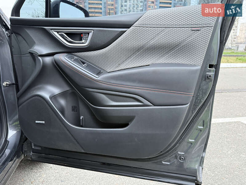 Позашляховик / Кросовер Subaru Forester 2020 в Києві