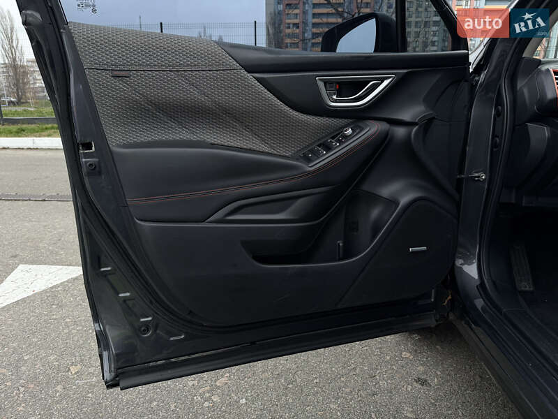 Внедорожник / Кроссовер Subaru Forester 2020 в Киеве