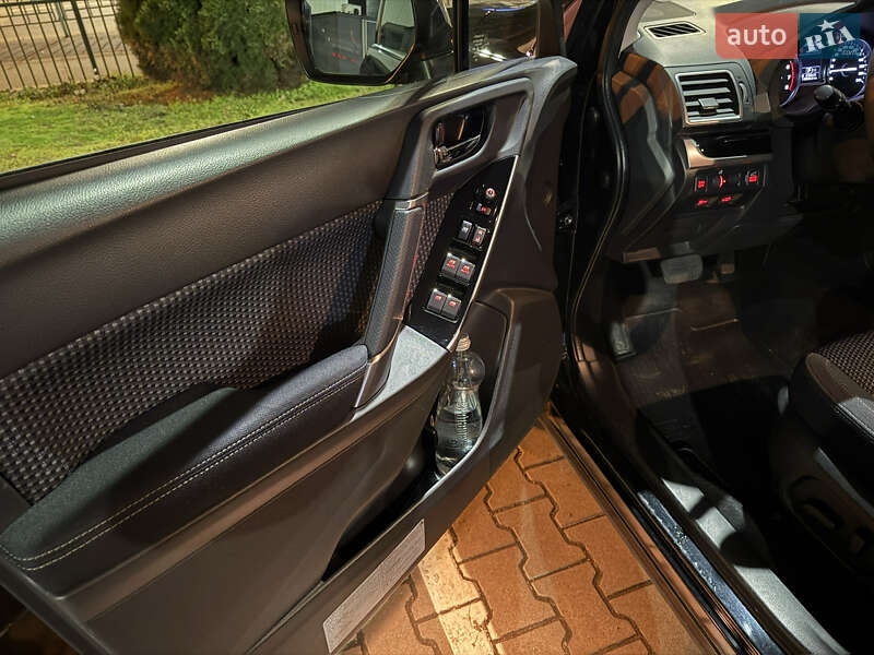 Внедорожник / Кроссовер Subaru Forester 2016 в Киеве