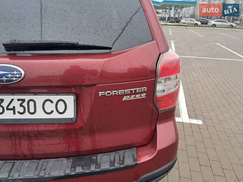 Внедорожник / Кроссовер Subaru Forester 2015 в Сумах