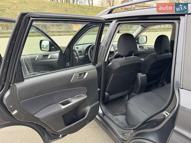 Внедорожник / Кроссовер Subaru Forester 2011 в Киеве