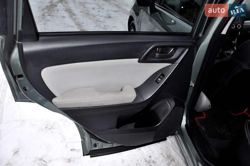 Внедорожник / Кроссовер Subaru Forester 2013 в Львове