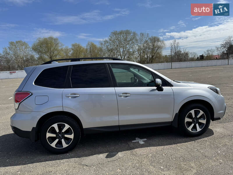 Внедорожник / Кроссовер Subaru Forester 2017 в Харькове