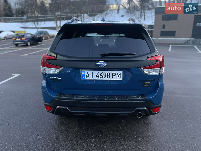 Внедорожник / Кроссовер Subaru Forester 2022 в Киеве