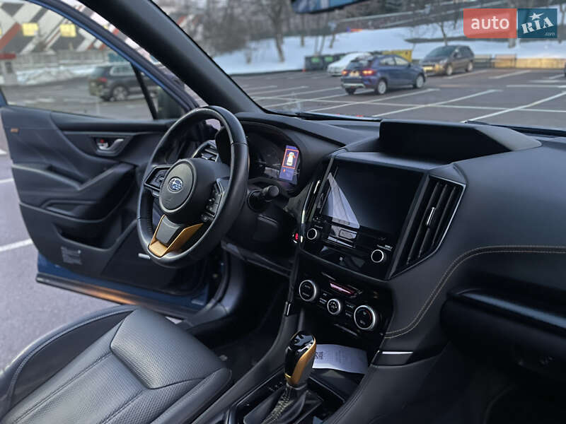 Внедорожник / Кроссовер Subaru Forester 2022 в Киеве