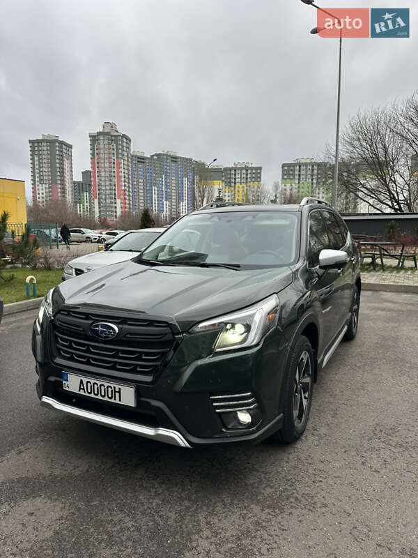 Внедорожник / Кроссовер Subaru Forester 2023 в Киеве