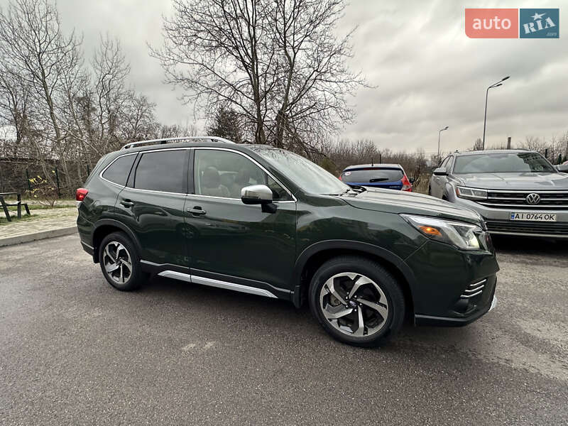 Внедорожник / Кроссовер Subaru Forester 2023 в Киеве