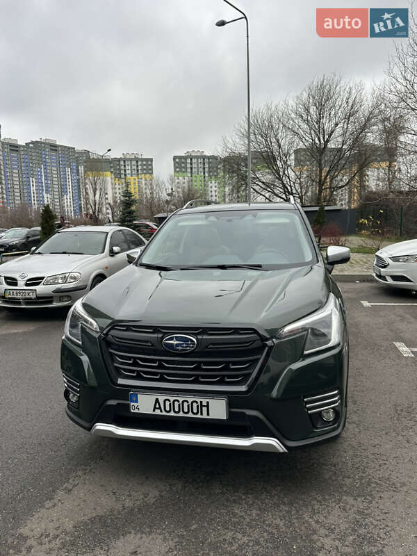 Внедорожник / Кроссовер Subaru Forester 2023 в Киеве