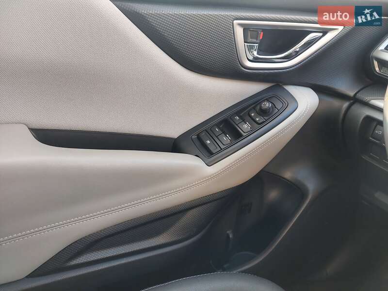 Внедорожник / Кроссовер Subaru Forester 2022 в Киеве