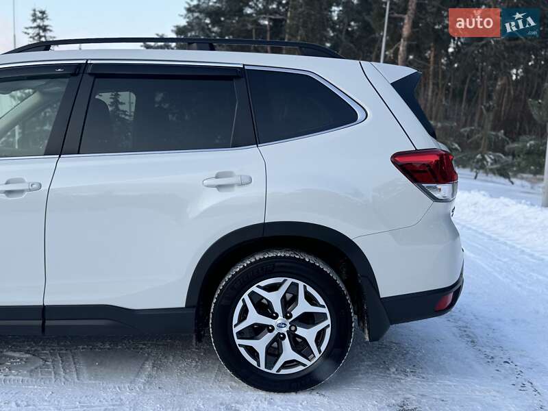 Внедорожник / Кроссовер Subaru Forester 2019 в Киеве
