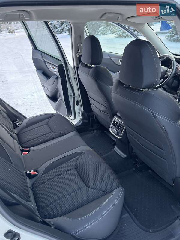 Внедорожник / Кроссовер Subaru Forester 2019 в Киеве