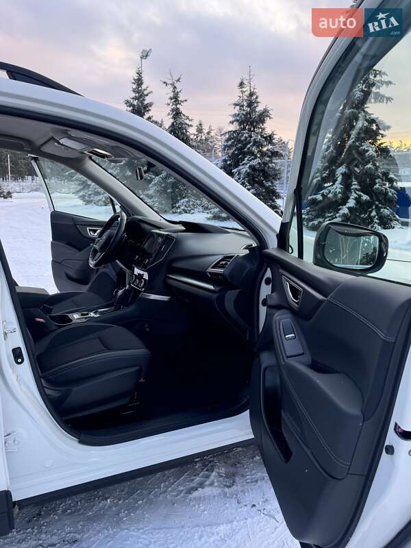 Внедорожник / Кроссовер Subaru Forester 2019 в Киеве