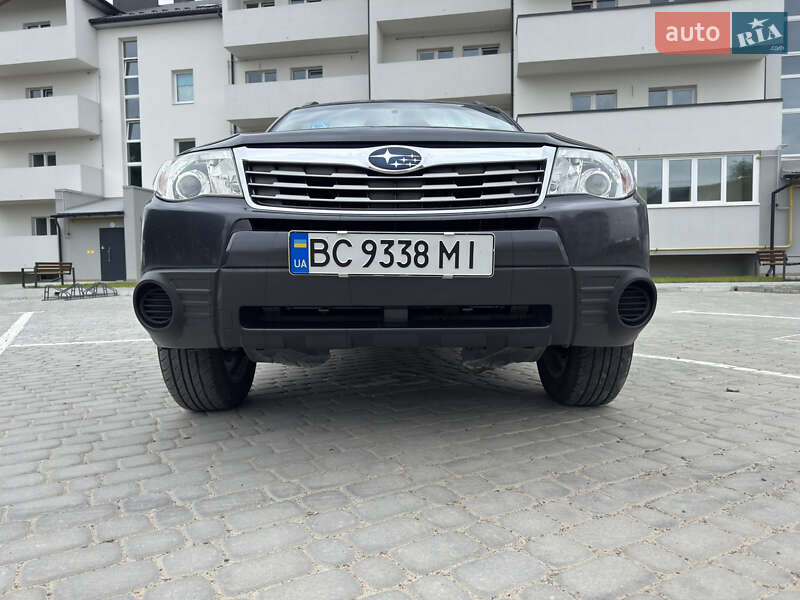 Внедорожник / Кроссовер Subaru Forester 2010 в Львове