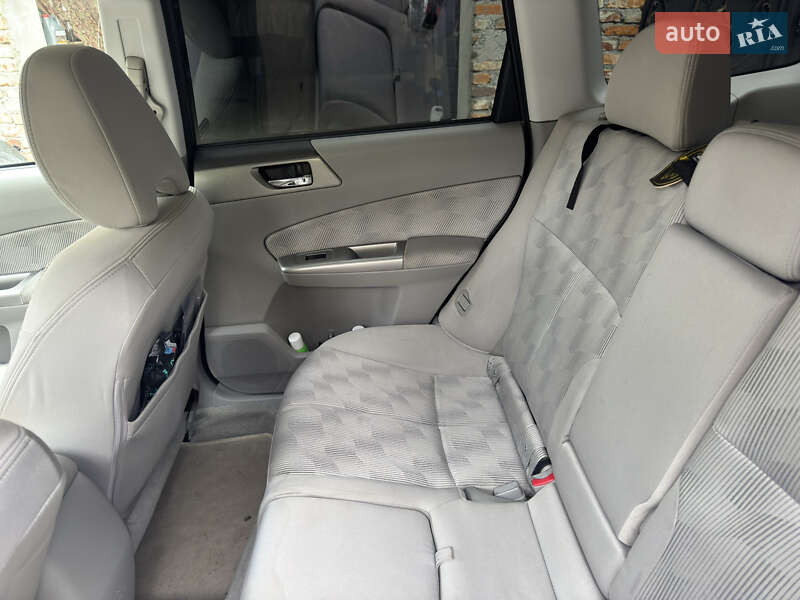 Внедорожник / Кроссовер Subaru Forester 2010 в Львове