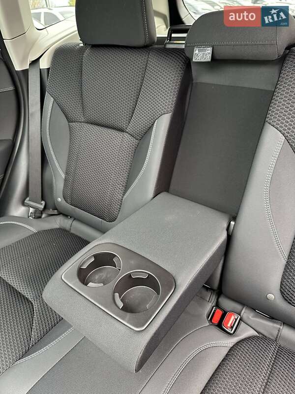 Внедорожник / Кроссовер Subaru Forester 2022 в Белогородке