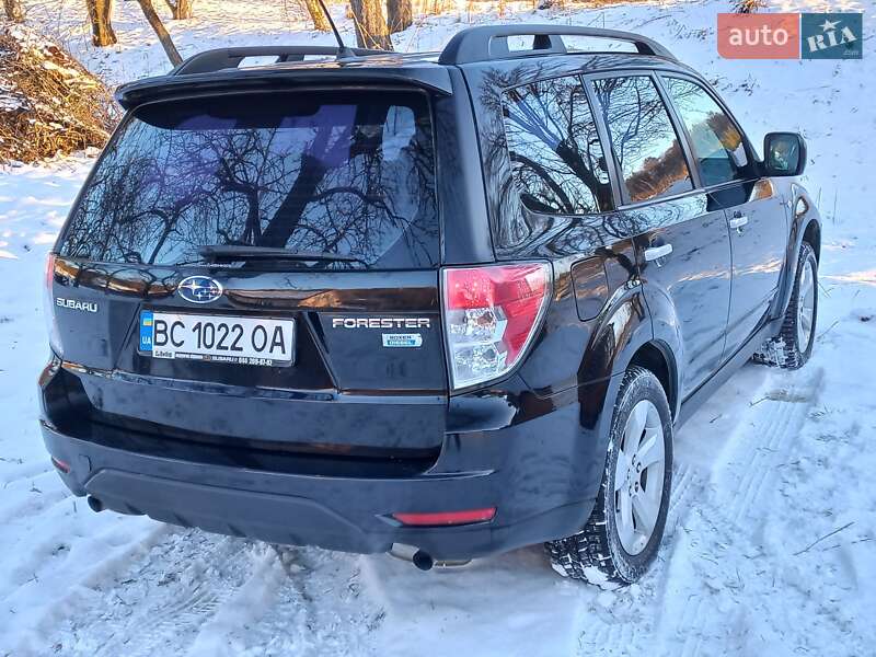 Внедорожник / Кроссовер Subaru Forester 2010 в Львове
