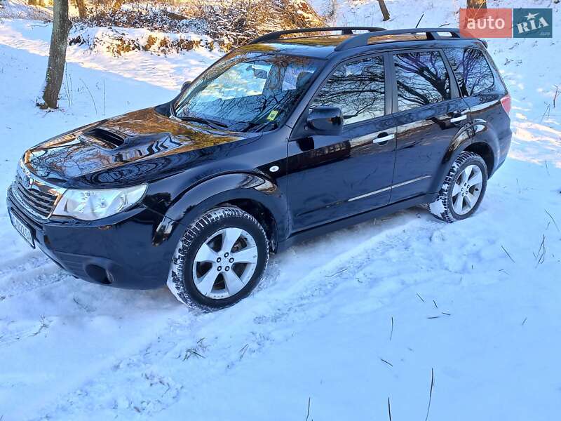 Внедорожник / Кроссовер Subaru Forester 2010 в Львове