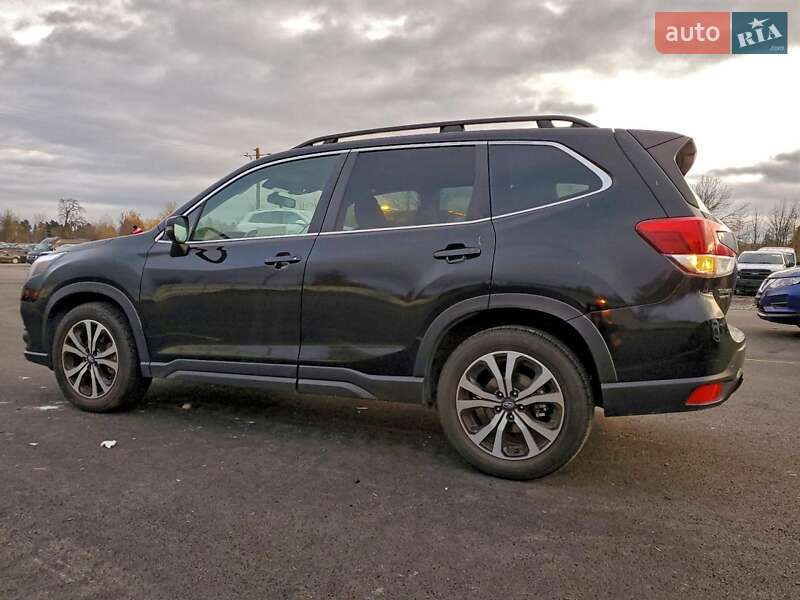 Внедорожник / Кроссовер Subaru Forester 2021 в Киеве