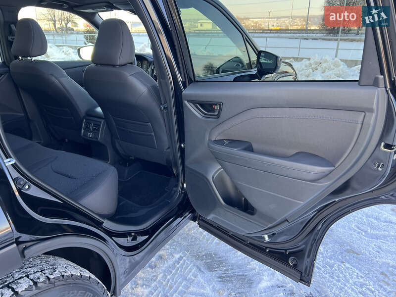 Внедорожник / Кроссовер Subaru Forester 2024 в Киеве