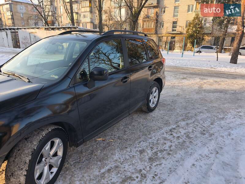 Позашляховик / Кросовер Subaru Forester 2015 в Києві