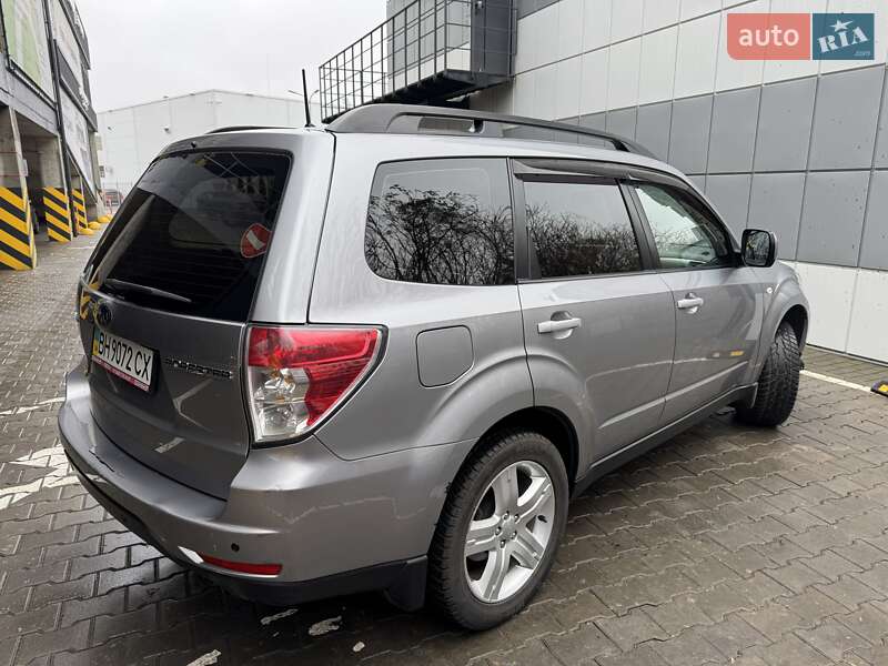 Позашляховик / Кросовер Subaru Forester 2010 в Києві