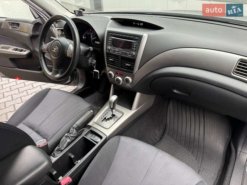 Позашляховик / Кросовер Subaru Forester 2010 в Києві
