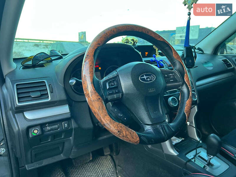 Позашляховик / Кросовер Subaru Forester 2016 в Львові
