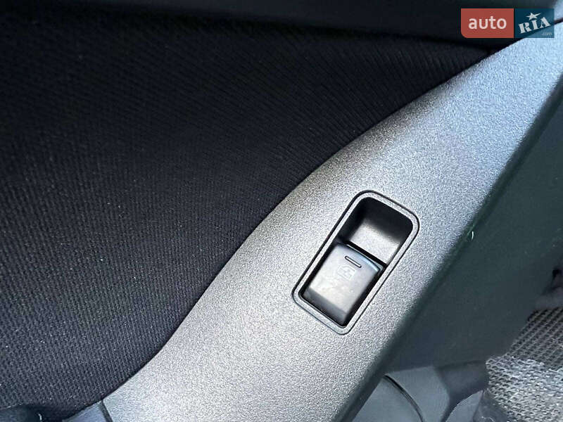 Позашляховик / Кросовер Subaru Forester 2016 в Львові