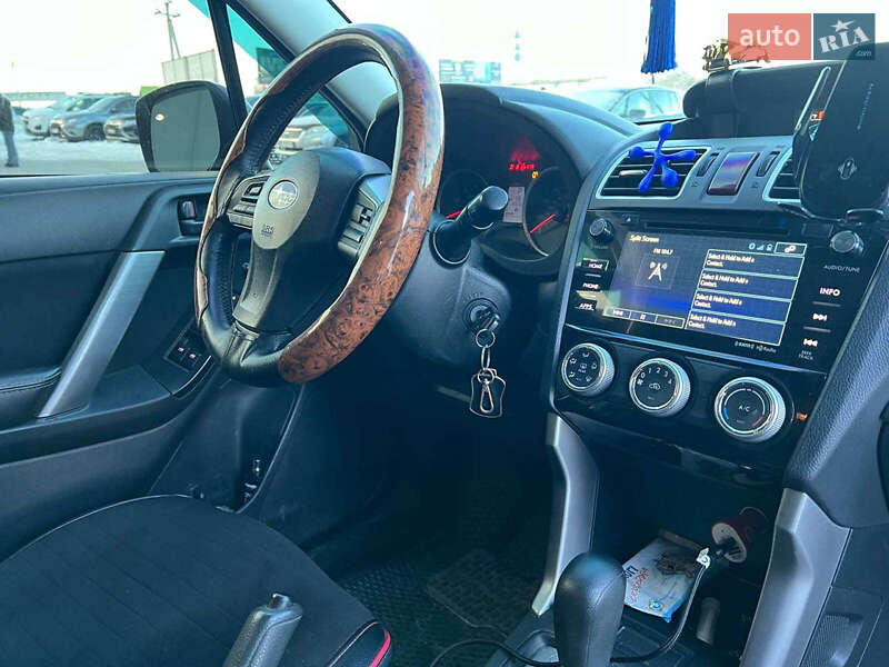 Позашляховик / Кросовер Subaru Forester 2016 в Львові