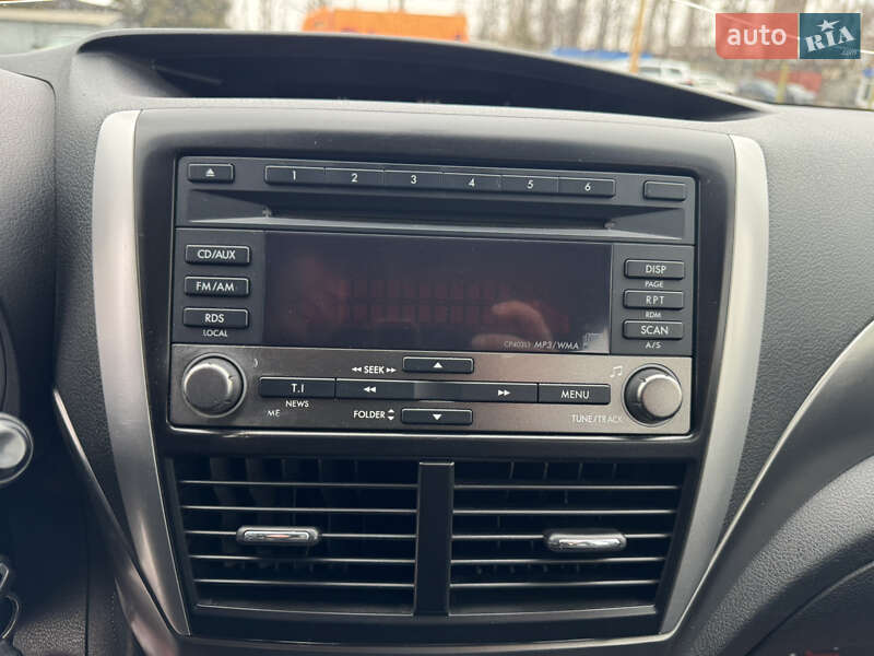 Позашляховик / Кросовер Subaru Forester 2011 в Києві