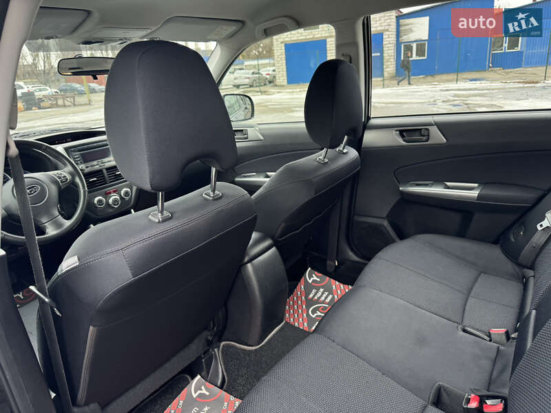 Позашляховик / Кросовер Subaru Forester 2011 в Києві