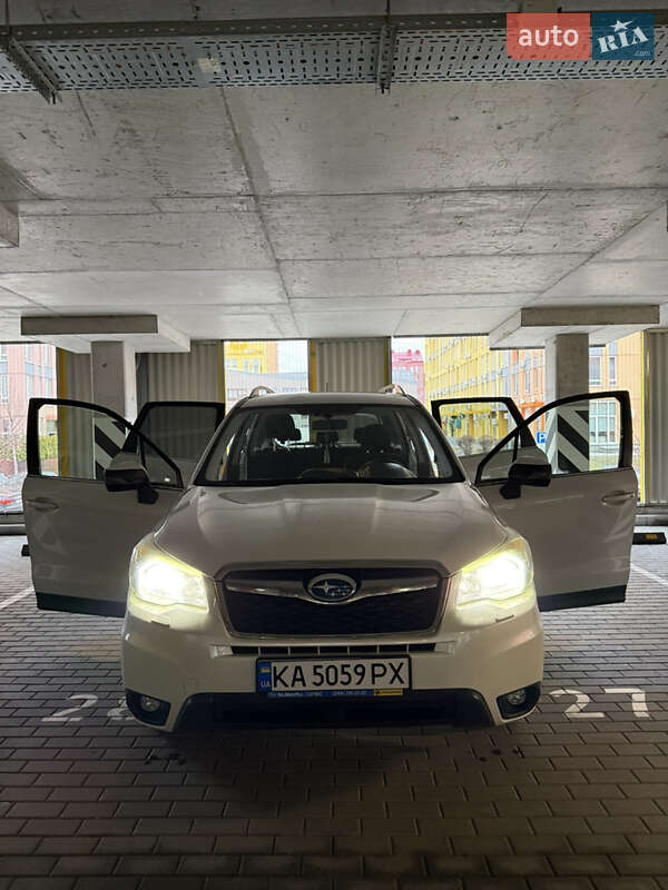 Позашляховик / Кросовер Subaru Forester 2014 в Києві