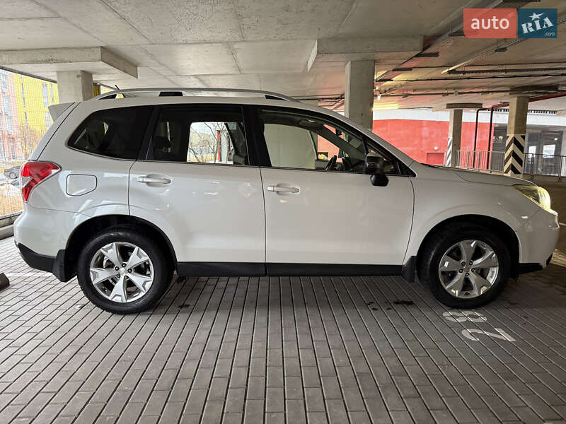 Позашляховик / Кросовер Subaru Forester 2014 в Києві