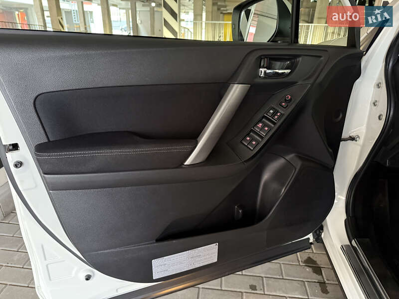 Позашляховик / Кросовер Subaru Forester 2014 в Києві