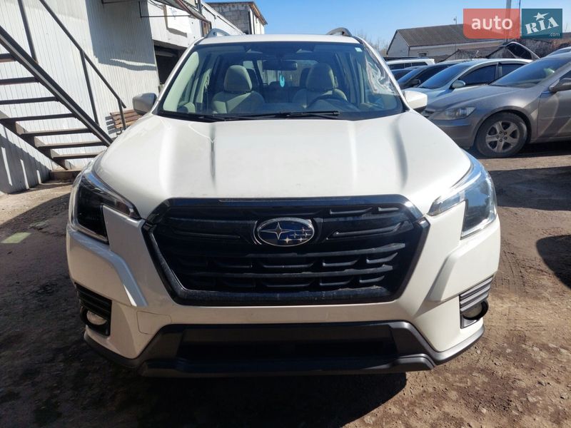 Внедорожник / Кроссовер Subaru Forester 2022 в Киеве
