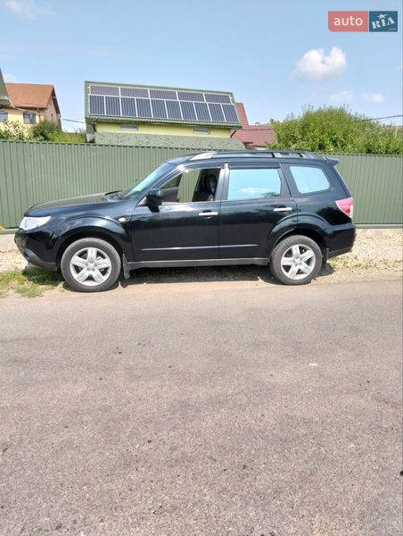 Внедорожник / Кроссовер Subaru Forester 2010 в Ивано-Франковске