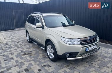 Позашляховик / Кросовер Subaru Forester 2010 в Києві