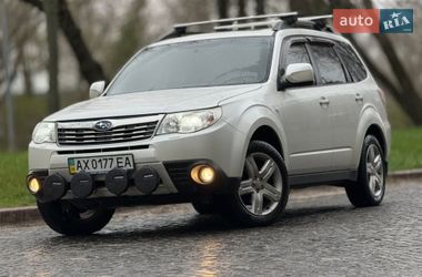 Позашляховик / Кросовер Subaru Forester 2010 в Харкові