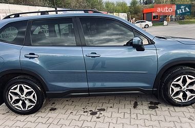 Внедорожник / Кроссовер Subaru Forester 2022 в Тернополе