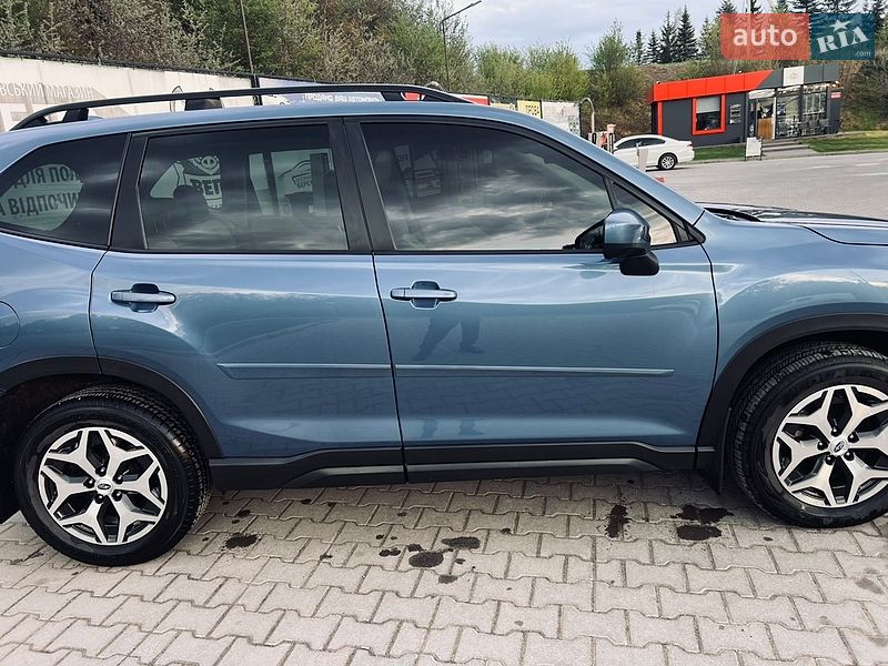 Внедорожник / Кроссовер Subaru Forester 2022 в Тернополе