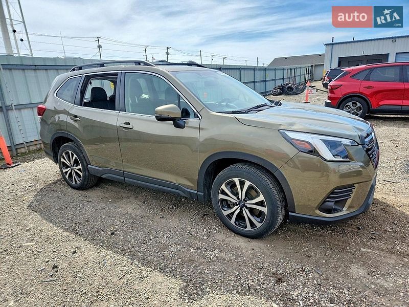 Внедорожник / Кроссовер Subaru Forester 2022 в Киеве