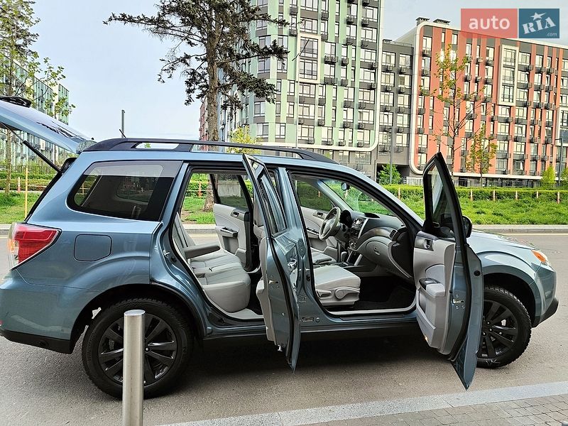 Внедорожник / Кроссовер Subaru Forester 2012 в Киеве
