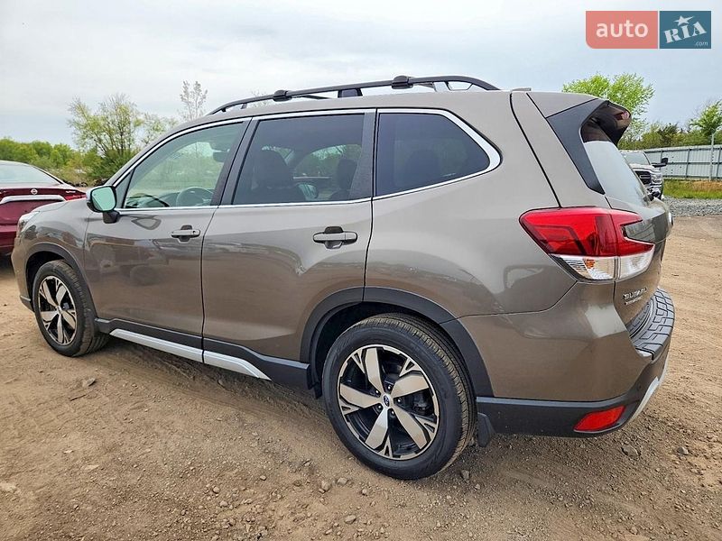 Внедорожник / Кроссовер Subaru Forester 2020 в Киеве