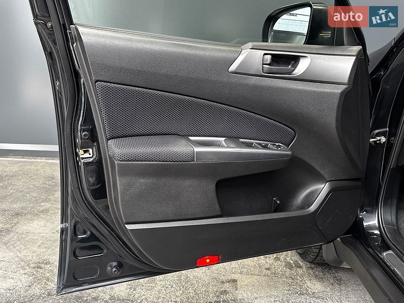 Позашляховик / Кросовер Subaru Forester 2011 в Києві
