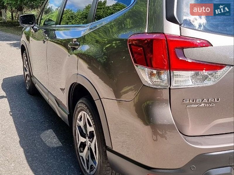 Позашляховик / Кросовер Subaru Forester 2022 в Києві