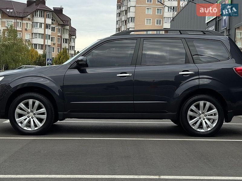 Позашляховик / Кросовер Subaru Forester 2011 в Києві