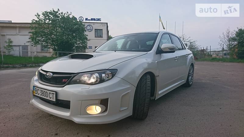Седан Subaru Impreza WRX STI 2010 в Львове