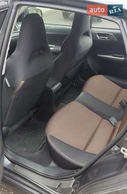 Хетчбек Subaru Impreza 2011 в 